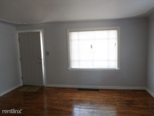 Building Photo - 3369 7th St
