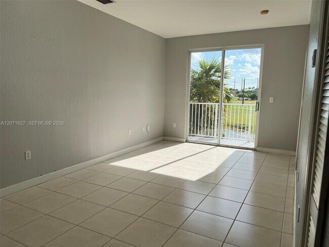 Foto del edificio - 17630 NW 73rd Ave