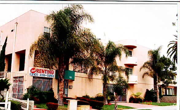 Building Photo - 919 N Eucalyptus Ave