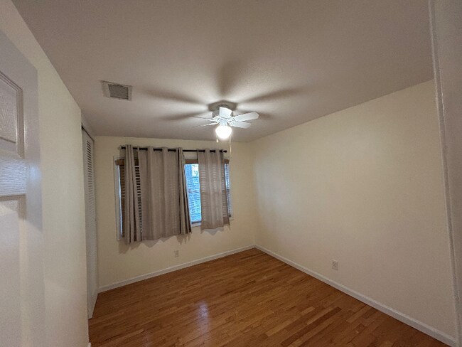 Building Photo - 101 Henley Rd