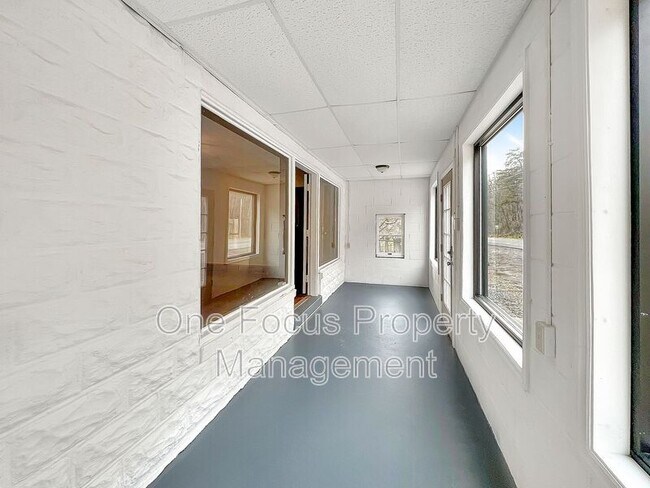 Foto del edificio - 2435 Woodward Ave