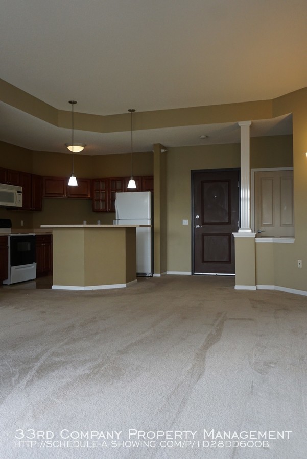 Foto del edificio - Main Street Village Condo – Available NOW!