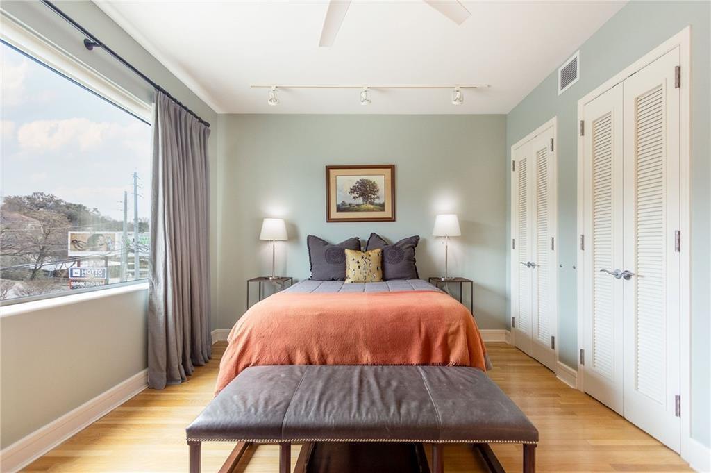 Foto principal - 901 W 9th St