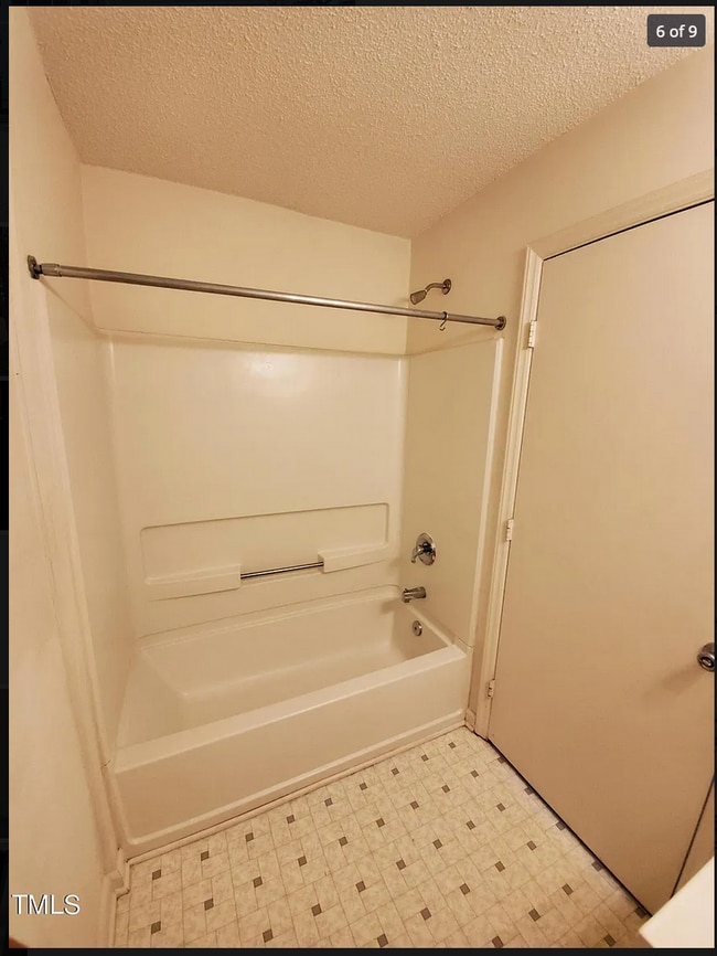Building Photo - 1420 Collegiate Cir