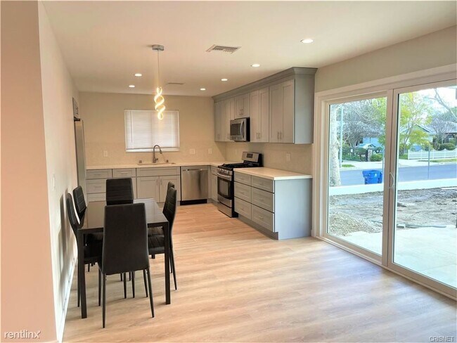 Foto del edificio - 4 br, 2 bath House - 22700 Criswell St