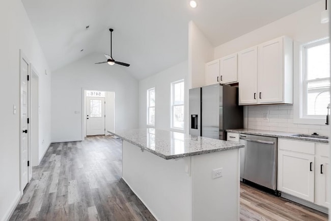 Building Photo - 5418 Campbell Ave