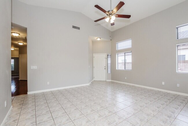 Foto del edificio - 14510 N 87th Ave