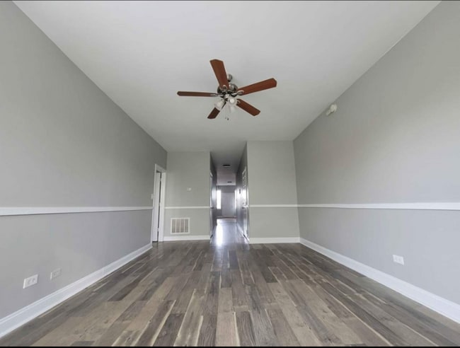 Building Photo - 527 N Homan Ave.