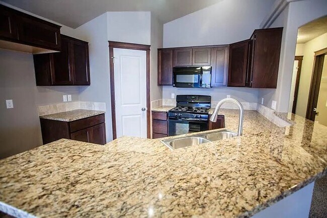 Foto del edificio - For Rent – Beautiful 3 Bed, 2 Bath Home wi...