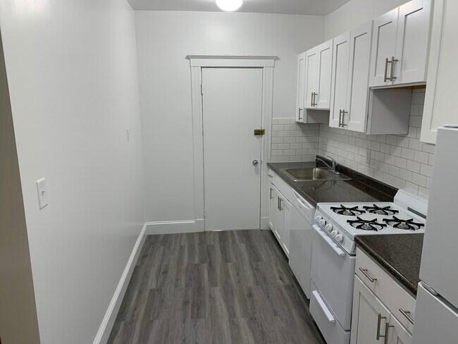 Building Photo - 5 Vinal St