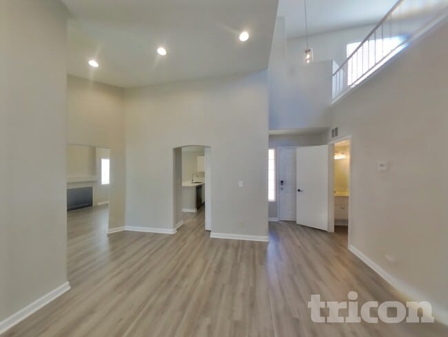 Building Photo - 274 Spring Hills Ln