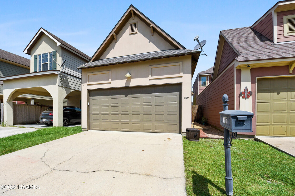 Primary Photo - 109 Villa Park Ln