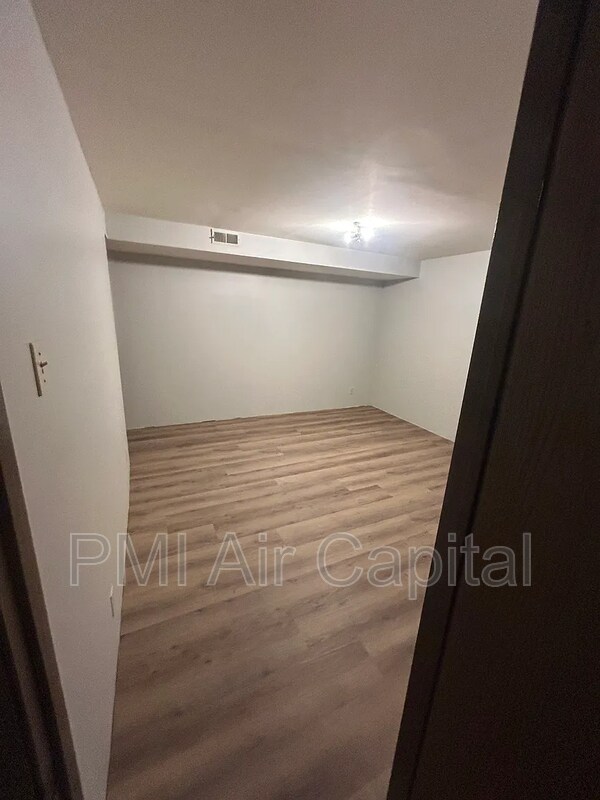 Foto del edificio - 1530 N Maybelle St