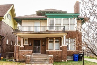 Building Photo - 58 Alger St