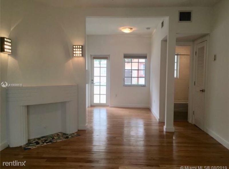 Primary Photo - Studio, 1 bath Apartment - 1200 Meridian Ave