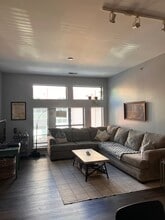 Building Photo - 2125 Southend Dr