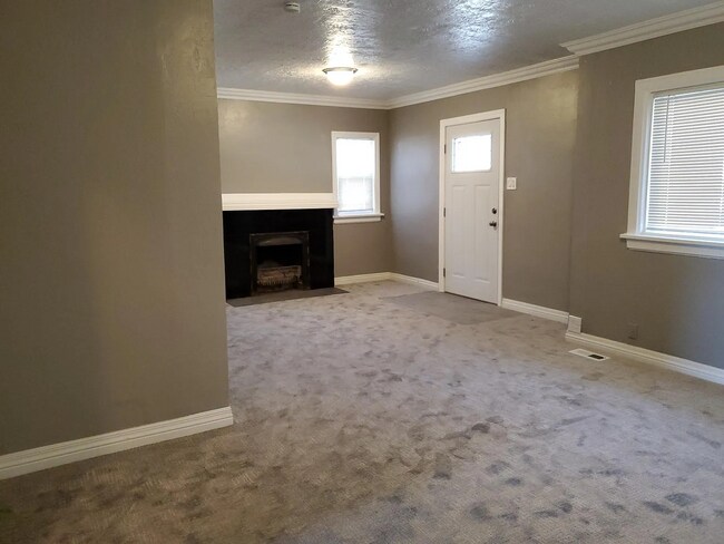 Living Room 3 - 2284 S 900 E