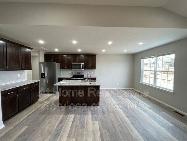 Foto del edificio - 2100 N 21st St