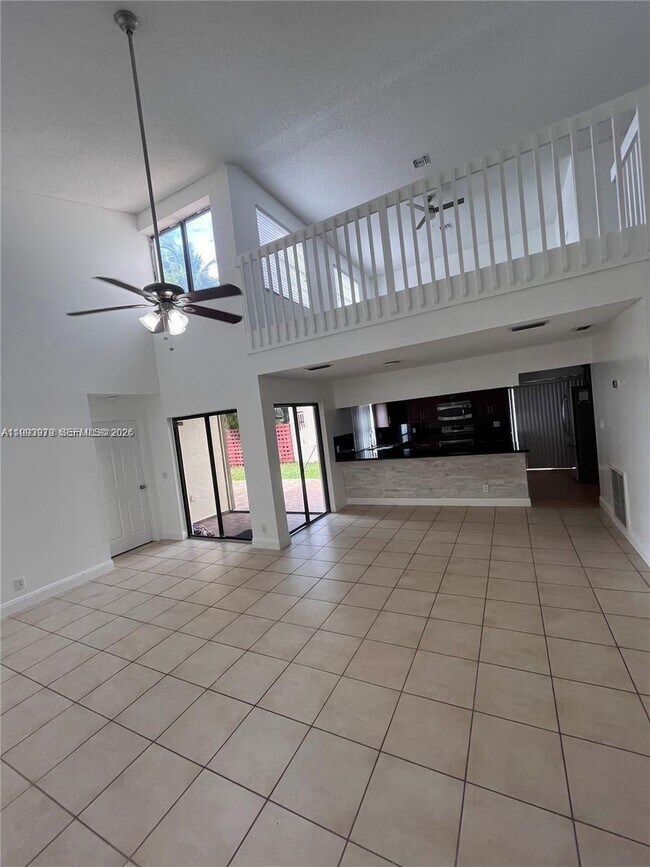 Foto del edificio - 18120 NW 63rd Ct
