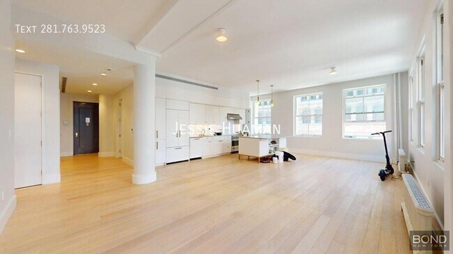Foto del edificio - 452 Broome St