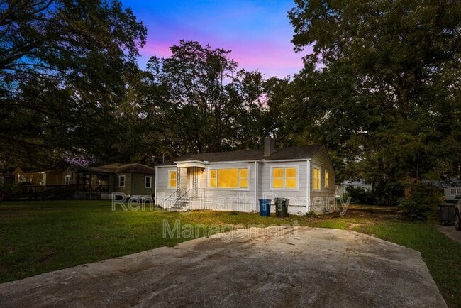 Foto del edificio - 829 Meadowbrook Dr