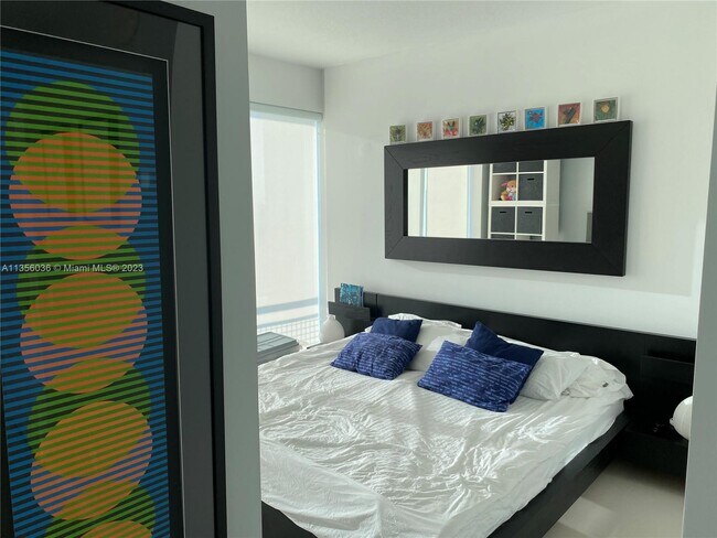 Foto del edificio - 60 SW 13th St
