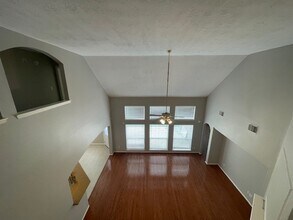 Building Photo - 8519 Babbling Brook Ct