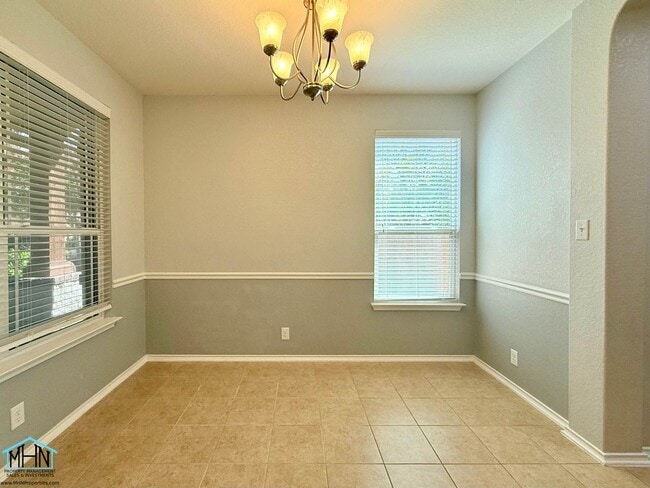 Building Photo - 13714 Altamirano