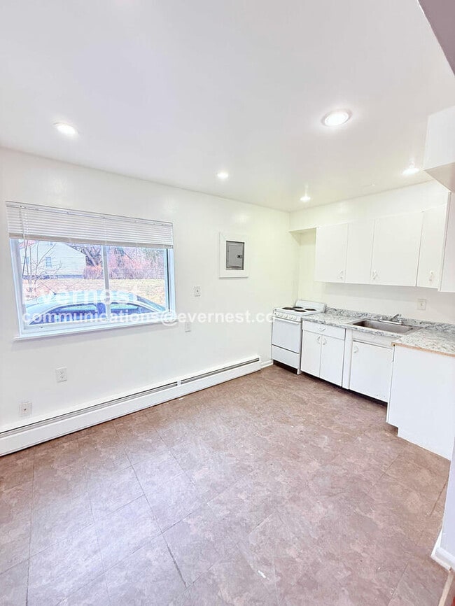 Foto del edificio - 18711 Schoolcraft Rd