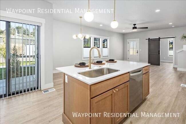 Foto del edificio - 1671 E Cutgrass Ln