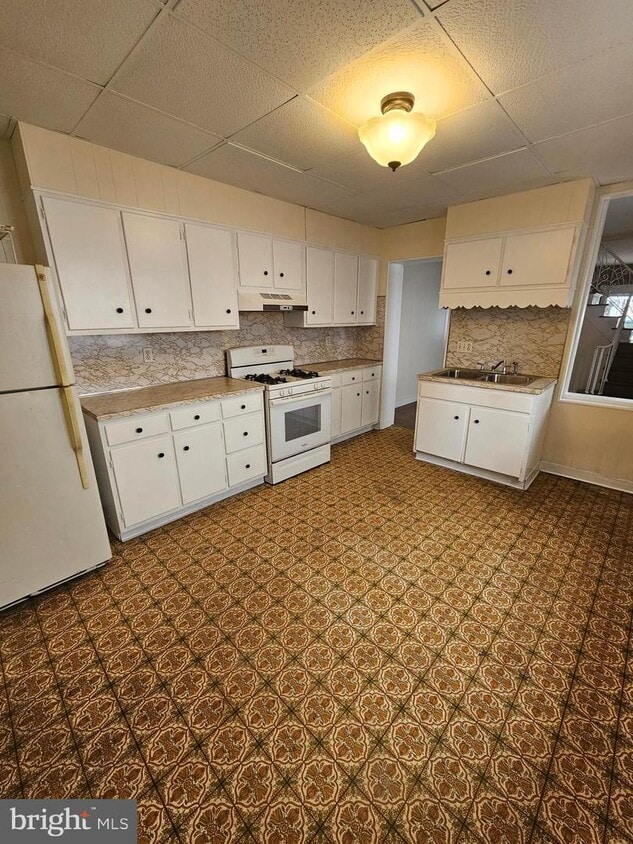 102 S Hickory St, Mount Carmel, PA 17851 House Rental in Mount Carmel