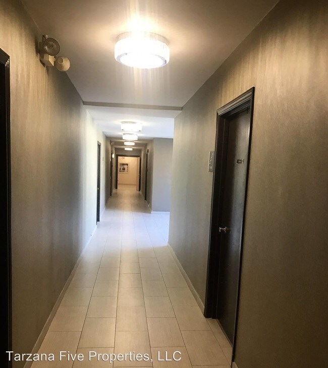 Foto del edificio - 6210 Reseda Blvd