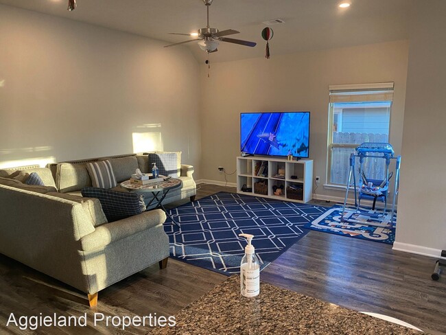 Building Photo - 3 br, 2 bath House - 2106 Polmont Drive