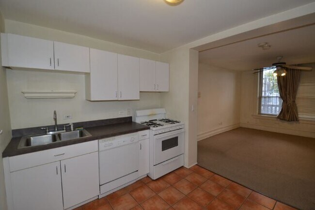 Foto del edificio - 2142 N Halsted St