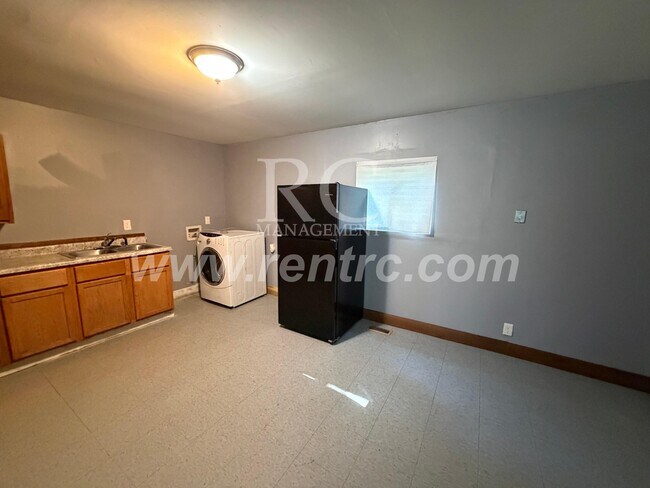 Foto del edificio - 907 Moore-