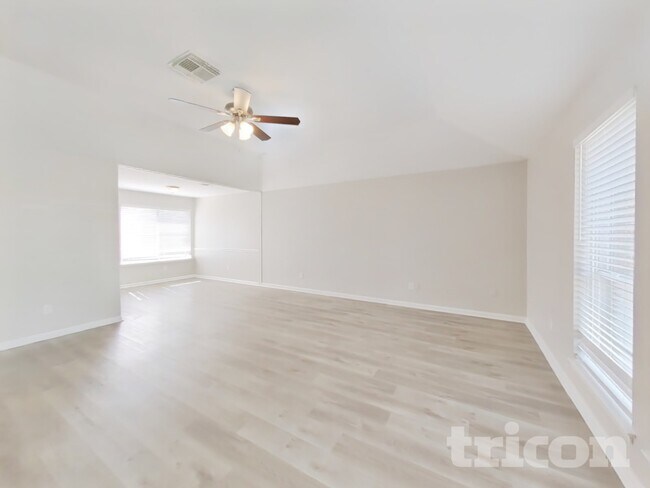 Foto del edificio - 7206 Sonnet Glen Ln