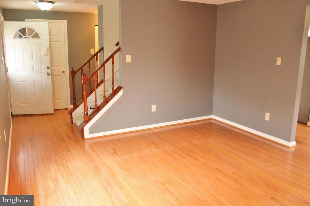 Primary Photo - 9400 Wrought Iron Ct