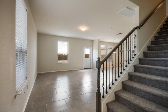 Building Photo - 276 La Dera Dr