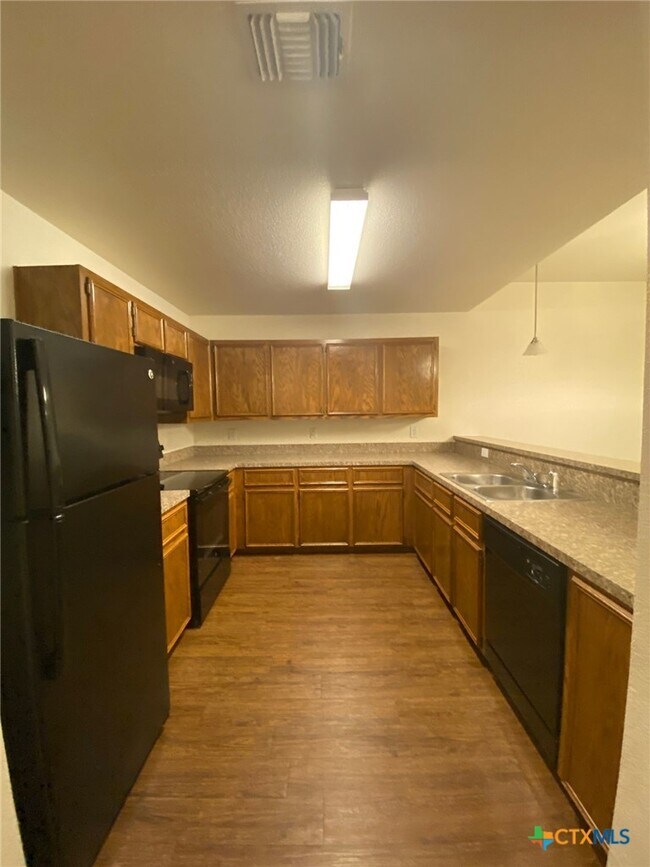 Building Photo - 4508 Waterproof Dr