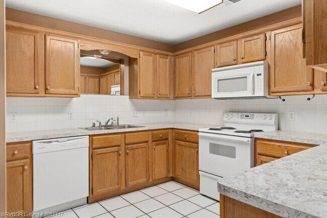 Foto del edificio - 5700 Whitney Cir