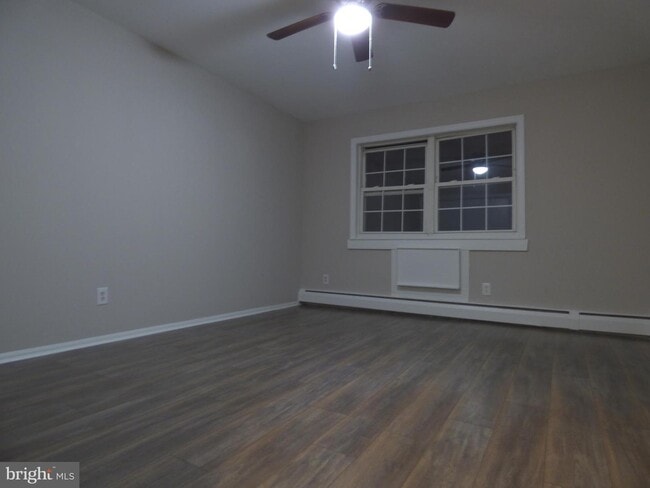 Building Photo - 616 Garnet Dr