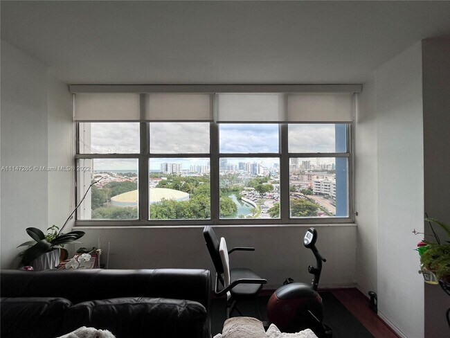 Foto del edificio - 7441 Wayne Ave