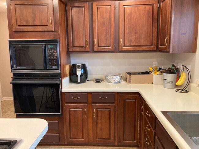 Foto del edificio - 215 Grange Hall Dr