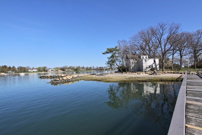 Building Photo - 3 Nash Island