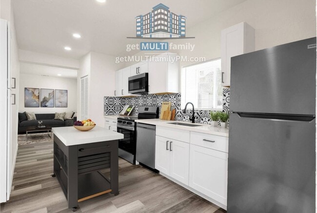 Building Photo - 1006 E Pasadena Ave