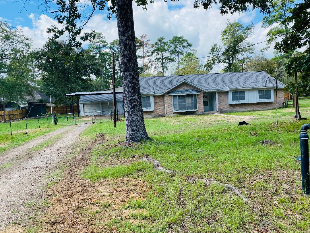 Large front yard and BIGGER back yard - 16903 Boothill Rd