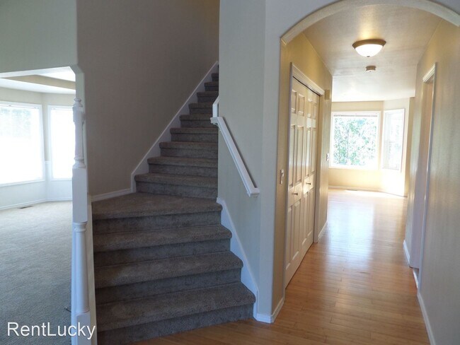 Building Photo - 3 br, 2.5 bath House - 18835 104th Pl. SE