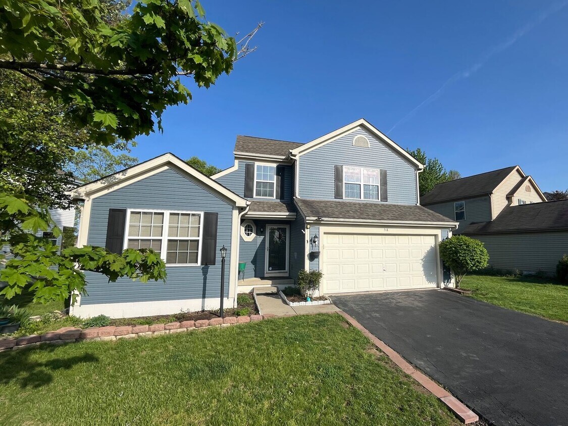 Foto principal - Spacious 3-Bedroom Home with Office, Basem...
