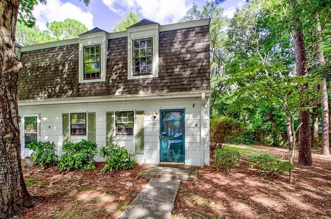 Photo - 819 Seabury Ct Townhome