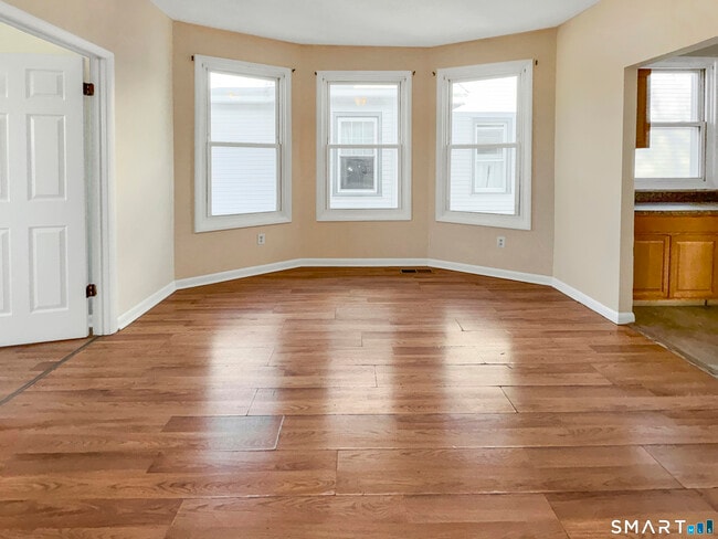 Building Photo - 34 Wolcott St